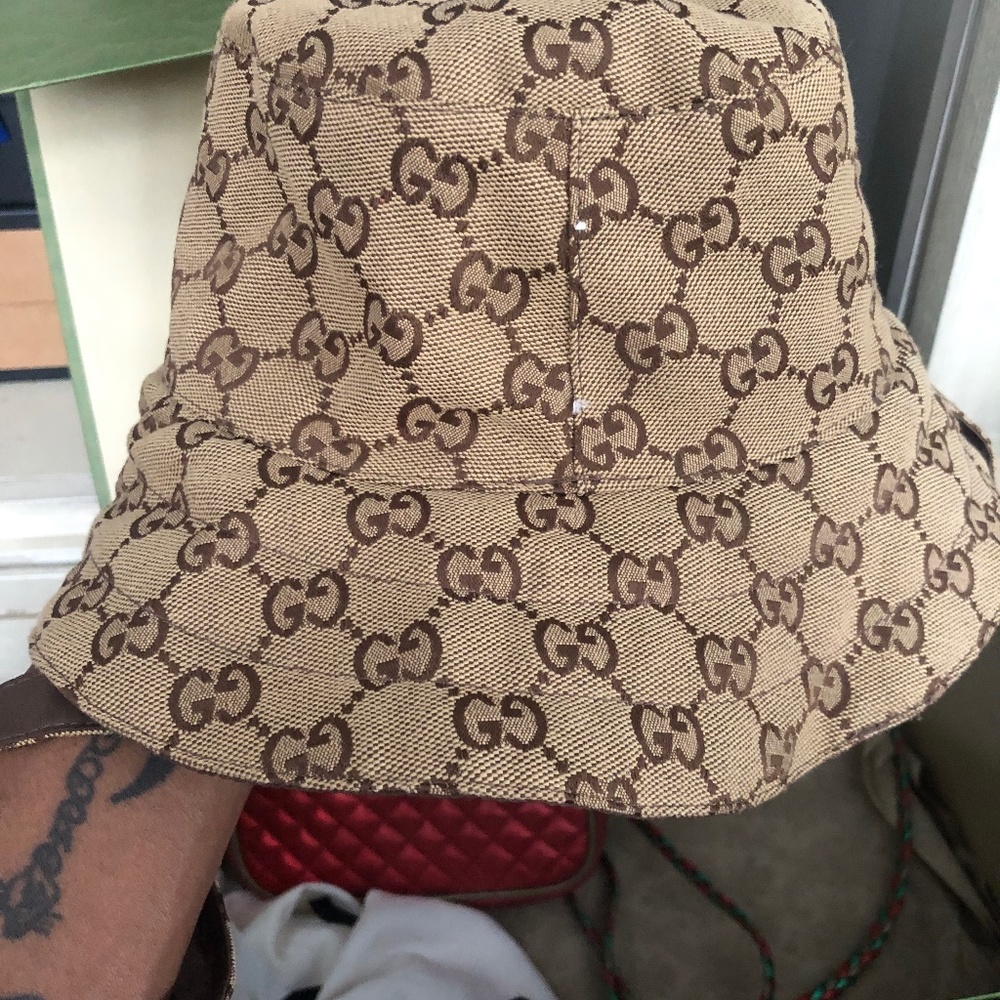 Gucci buckets hat